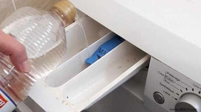 Ditch Calgon: Descale Your Washing Machine with White Vinegar