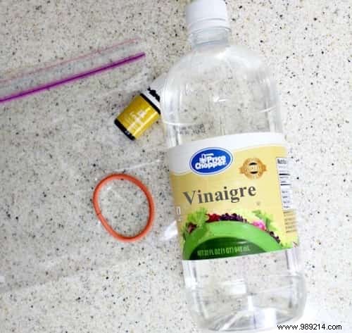 How to Clean a Clogged Shower Head with White Vinegar: Simple Overnight Fix