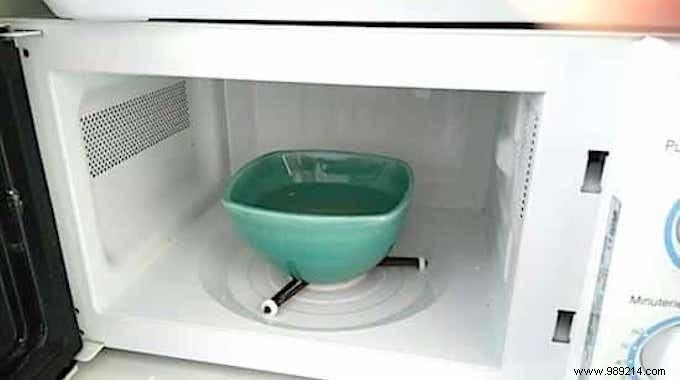 2 Proven Natural Ways to Clean Your Microwave Effortlessly