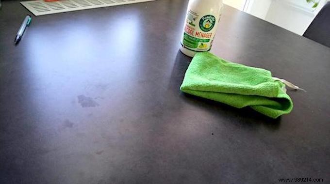 Revive Tarnished Formica Furniture: Safe Homemade Cleaning Trick Revealed