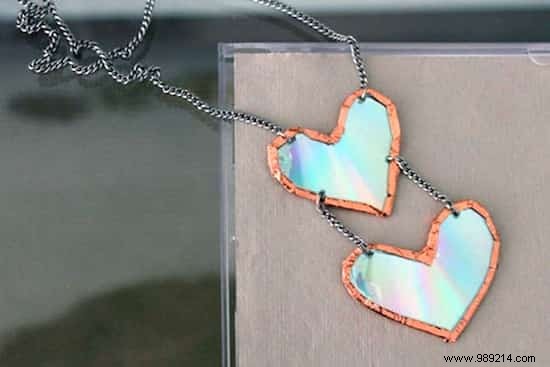 16 Creative DIY Ways to Upcycle Old CDs Into Stunning Decor