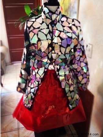 16 Creative DIY Ways to Upcycle Old CDs Into Stunning Decor