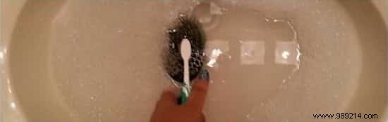 25 Genius Ways to Repurpose Old Toothbrushes: Proven Cleaning Hacks from Years of Experience