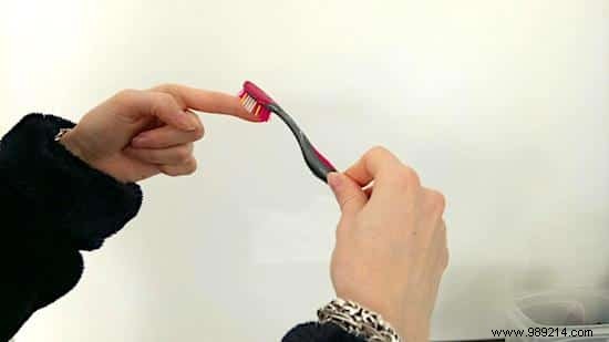 25 Genius Ways to Repurpose Old Toothbrushes: Proven Cleaning Hacks from Years of Experience