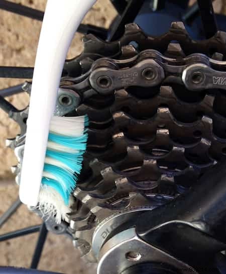 25 Genius Ways to Repurpose Old Toothbrushes: Proven Cleaning Hacks from Years of Experience