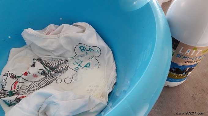 Remove Fruit and Ink Stains from Clothes with Milk: Grandma s Proven Trick