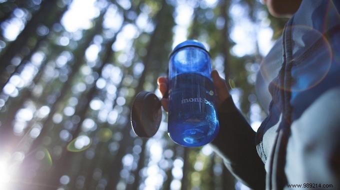Why Cleaning Your Reusable Water Bottle is Essential: 5 Proven Methods from Hygiene Experts