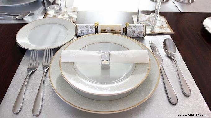 How to Set an Elegant Table for Dinner Parties: Easy Visual Guide from Family Tradition