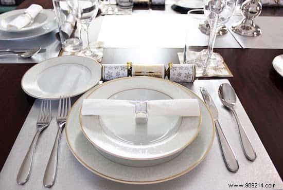 How to Set an Elegant Table for Dinner Parties: Easy Visual Guide from Family Tradition