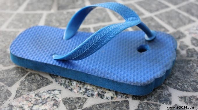 Quick DIY Fix: Repair Worn-Out Flip-Flops with a Bread Clip in Under 1 Minute