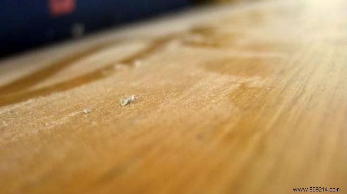 Keep Dust Away Longer: The Proven Glycerin Cleaning Trick