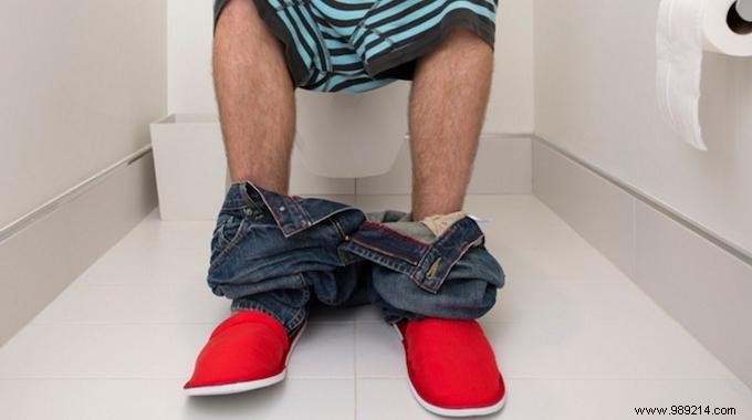 6 Proven Tips to Neutralize Bathroom Odors Instantly