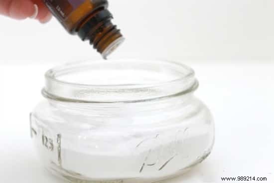 6 Proven Tips to Neutralize Bathroom Odors Instantly