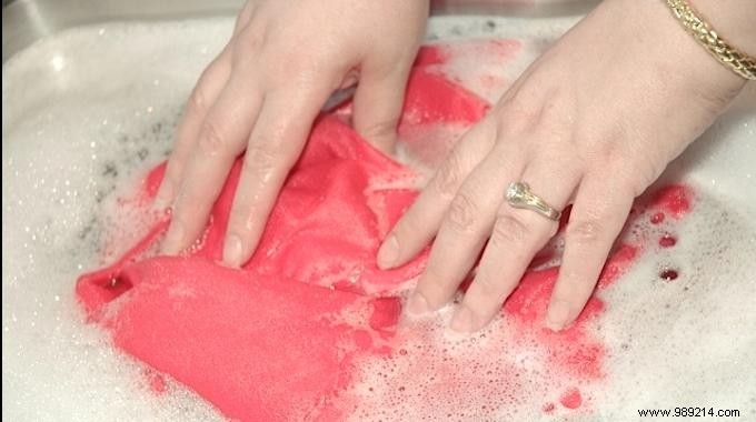 How to Wash Silk Garments: 2 Proven Natural Methods with Black Soap and Honey