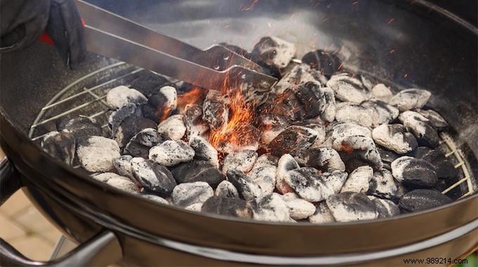 DIY BBQ Fire Starters: 3 Proven Methods Using Corks or Paper Towels in 5 Minutes