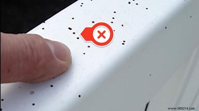 Effortless Fly Droppings Removal: The Proven White Vinegar Cleaning Trick