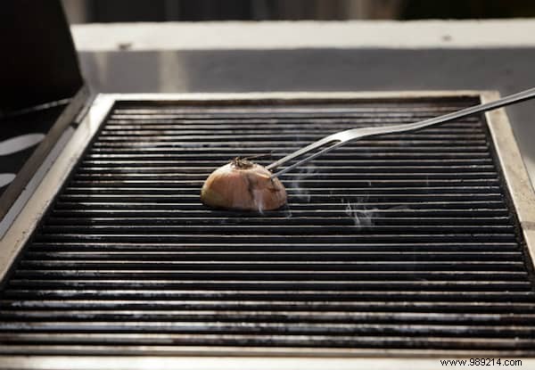 14 Proven, Natural Ways to Clean Your BBQ Grill Effortlessly