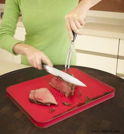 Wooden vs. Plastic Cutting Boards: Which is Safer and More Durable?