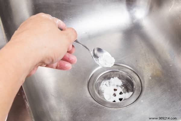 51 Proven Baking Soda Uses: Cleaning, Beauty, Odor Control & Household Hacks