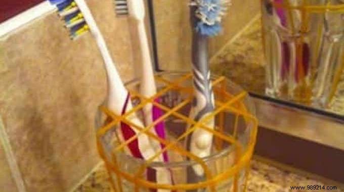 Hygienic Toothbrush Storage Hack: Create Compartments with Rubber Bands