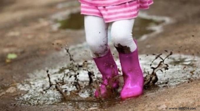 Grandma s Proven Baking Soda Trick: Effortlessly Remove Mud Stains from Clothes