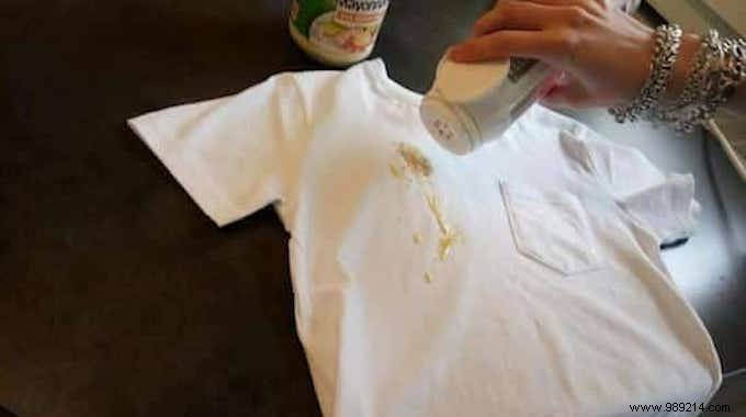 Expert Guide: Remove Mayonnaise Stains from Clothes Using Terre de Sommières