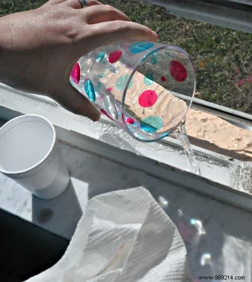 How to Clean Window Tracks Effortlessly with Baking Soda and Vinegar