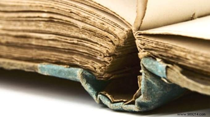 Proven Bookseller Trick: Banish Musty Smells from Old Books with Baking Soda