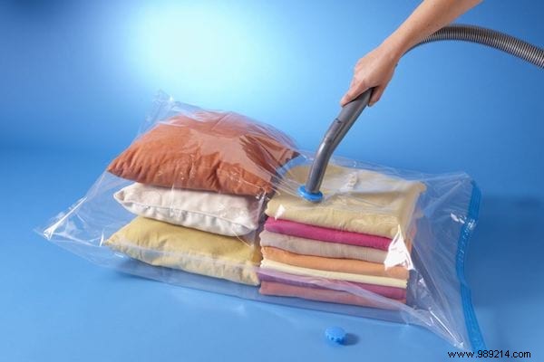 How to Easily Remove Mildew Stains from Clothes: Expert Tips for Every Fabric