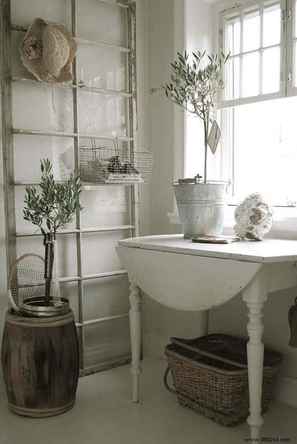 20 Ingenious Ways to Upcycle Old Windows into Stunning Home and Garden Features