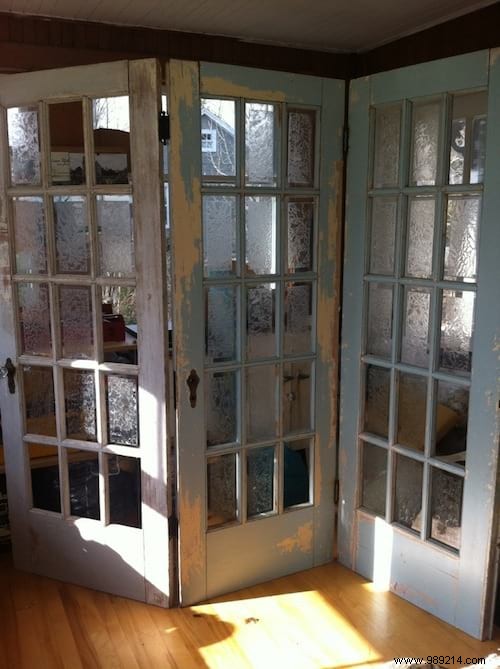 20 Ingenious Ways to Upcycle Old Windows into Stunning Home and Garden Features