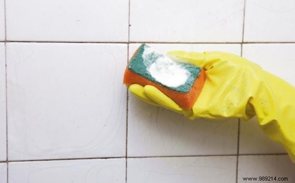 10 Proven Cleaning Hacks Using White Vinegar and Baking Soda