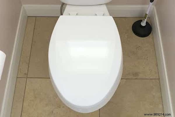 10 Proven Cleaning Hacks Using White Vinegar and Baking Soda