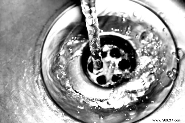 13 Proven Ways to Use White Vinegar for a Spotless, Budget-Friendly Home