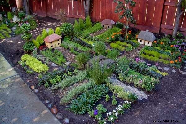 23 Proven Space-Saving Tips for Your First Successful Vegetable Garden