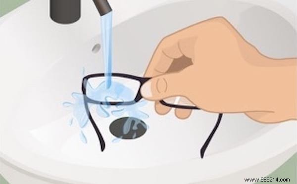 Optician s Proven Method: Clean Your Glasses Properly and Keep Them Spotless