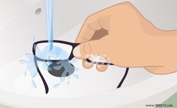 Optician s Proven Method: Clean Your Glasses Properly and Keep Them Spotless