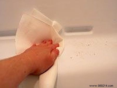 How to Deep Clean a Filthy Fridge in 6 Proven Steps – Bleach-Free Method