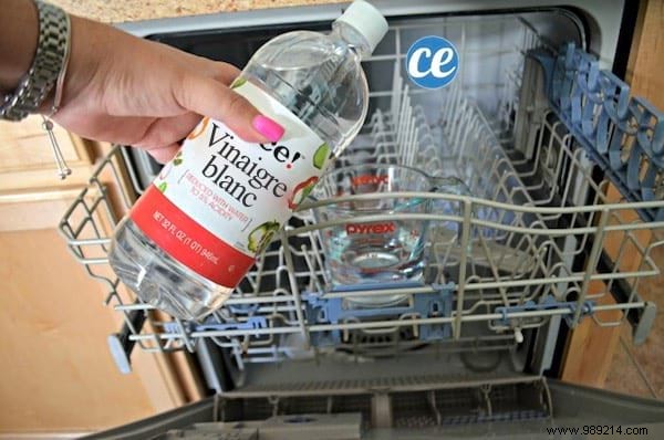 10 Proven Ways to Use White Vinegar for Cleaning and Household Hacks