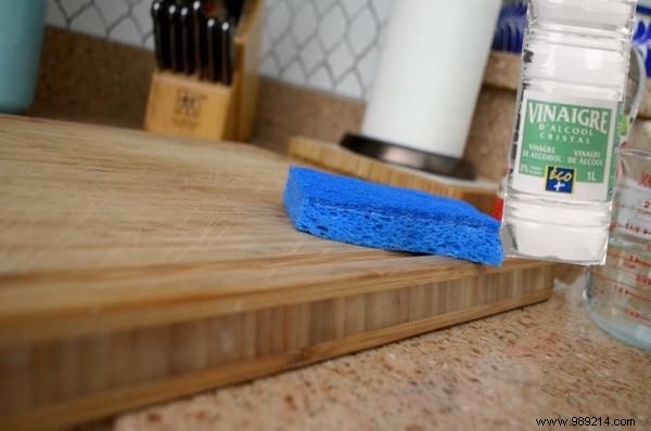 10 Proven Ways to Use White Vinegar for Cleaning and Household Hacks