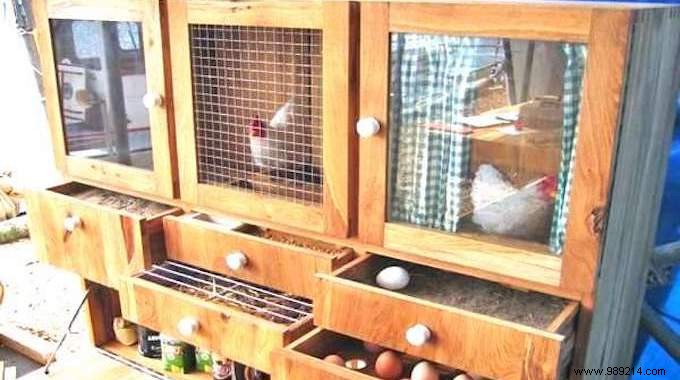 25 Ingenious DIY Chicken Coop Ideas Using Recycled Materials