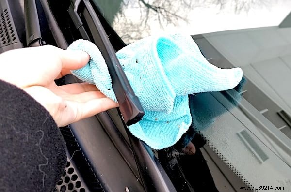 160 Proven Uses for White and Apple Cider Vinegar: Cleaning, Gardening, Health & Home Hacks