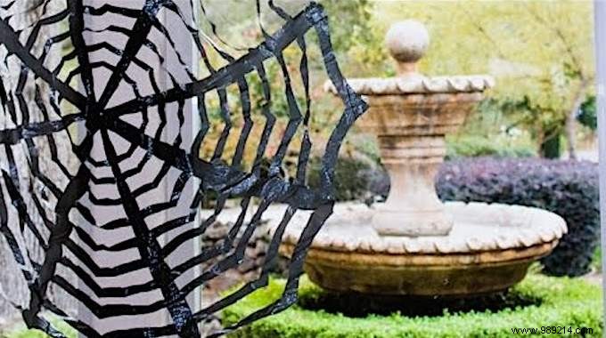 DIY Halloween Cobwebs from Trash Bags: Quick, Realistic Tutorial