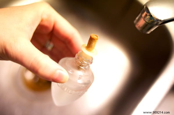 DIY Electric Diffuser Refill: Create Your Own in 2 Minutes with Essential Oils