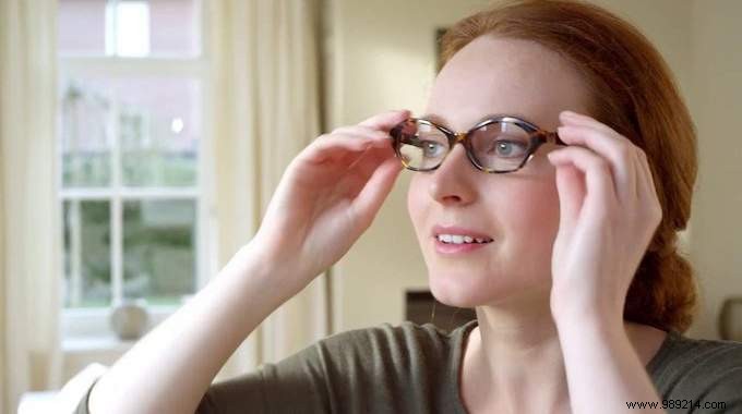 Optician-Approved: How to Clean Your Glasses Streak-Free Without Damage