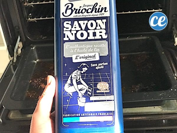 4 Proven Natural Tips to Clean Even the Dirtiest Oven Trays