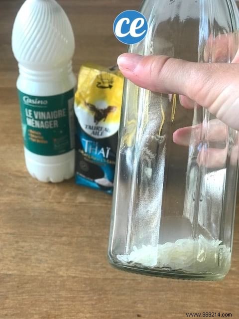 Effortless Grandma s Trick: Remove Limescale from Glass Bottles with Vinegar and Rice