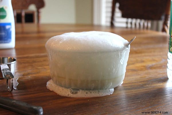 3 Essential Facts to Know Before Mixing Baking Soda and White Vinegar