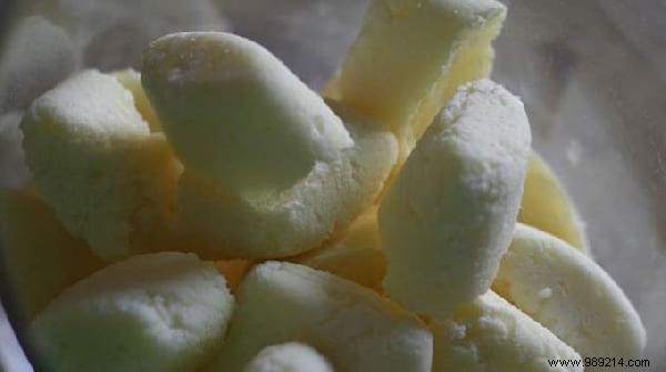 Top 10 Household Tips of the Week: Deep-Clean Toilets, Marie Kondo Folding, Chestnut Laundry Wash & More