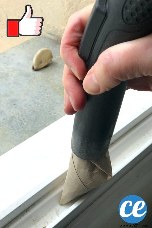 DIY Vacuum Nozzle Hack: Clean Every Corner with a Paper Towel Roll